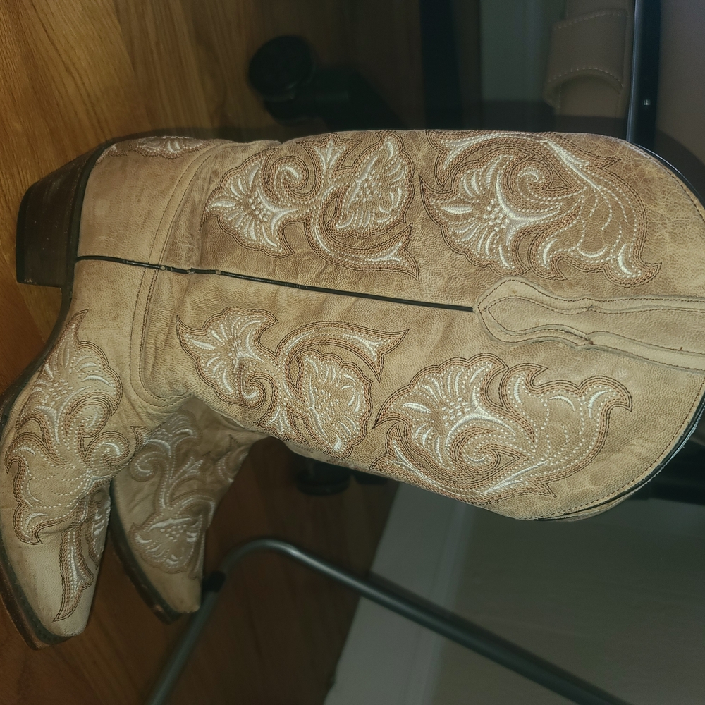Corral Tan Western Cowboy Boots with Embroidery Size 8.5